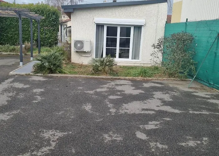 The Grey Saint-Michel-sur-Orge